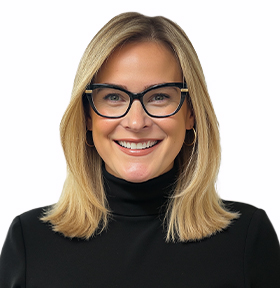 Headshot of Robyn Rusignuolo