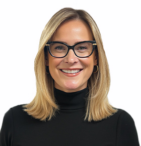 Headshot of Robyn Rusignuolo