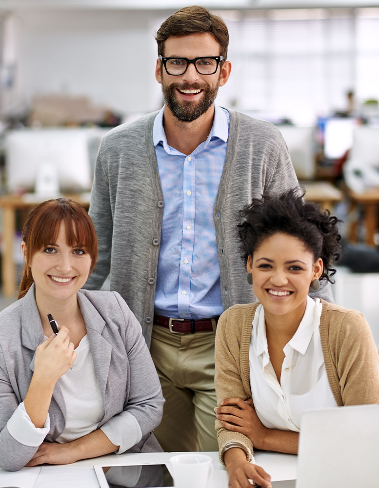 PrestigePEO OE MEC MV section image PrestigePEO OE MEC MV section - diverse office smiling